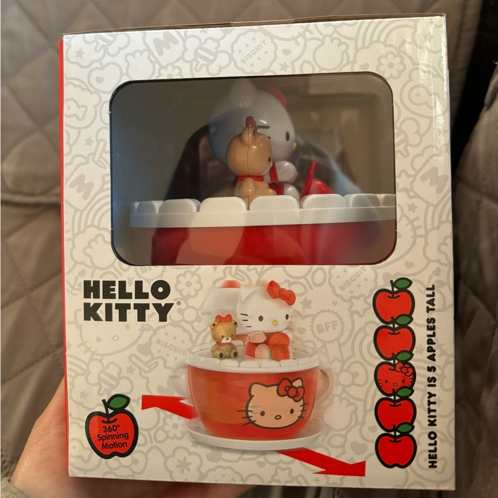 Hello Kitty Remote Control Driving Teacup - Picture 2 of 4